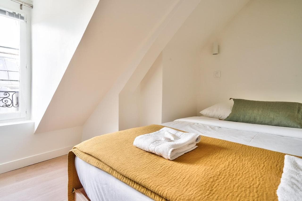 New Cocoon Duplex for 2 in the Heart of Paris (5d) (Adults Only)