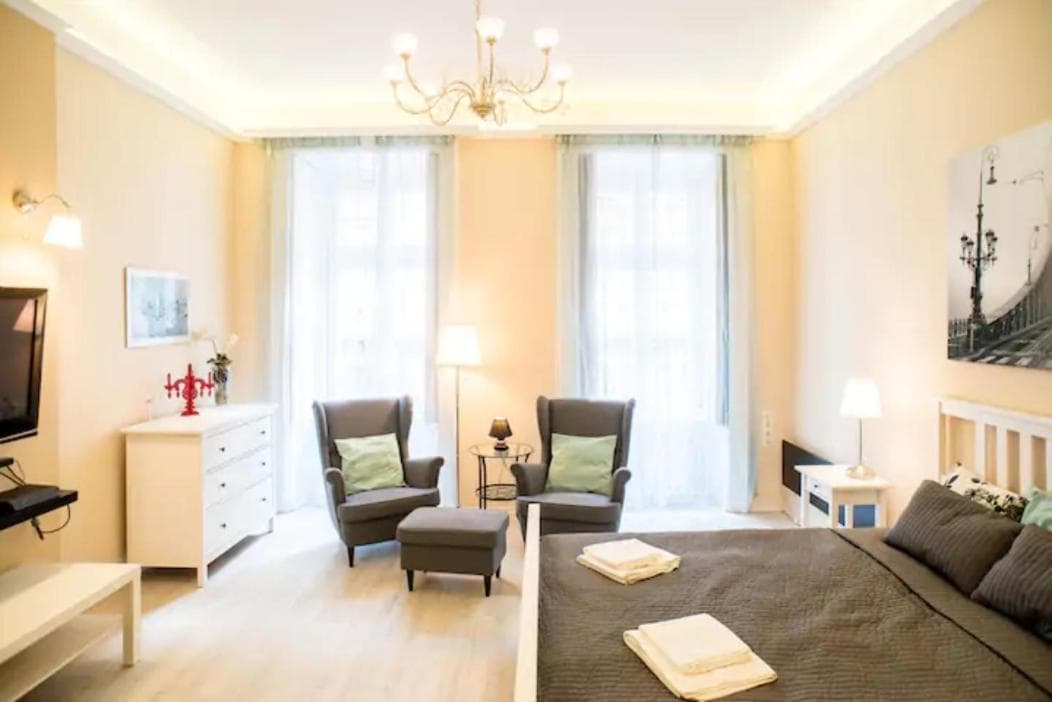 Academy Home - Elegant Place Next To the Parliament