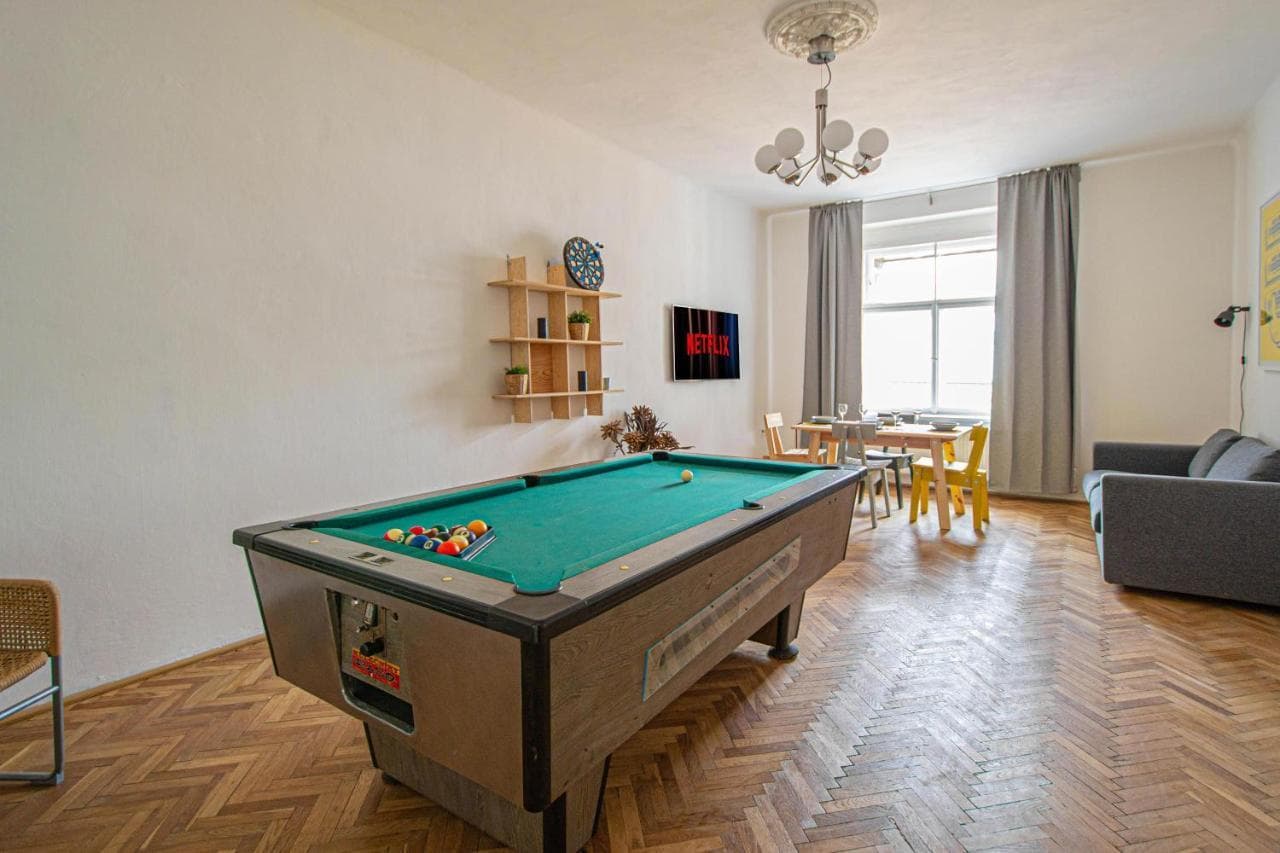 Super Central Billiard And Darts Big Apartment