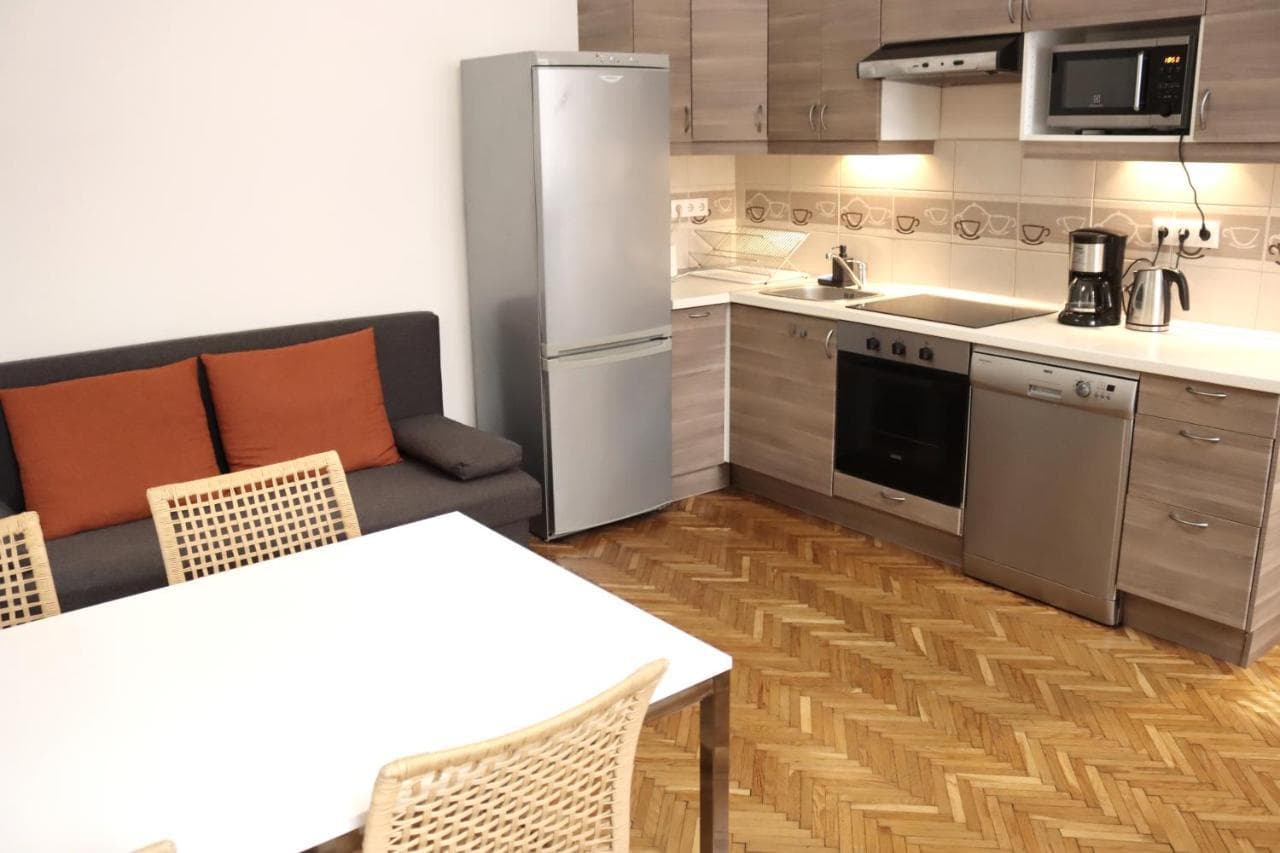 Basilica Two Bedroom Apartment