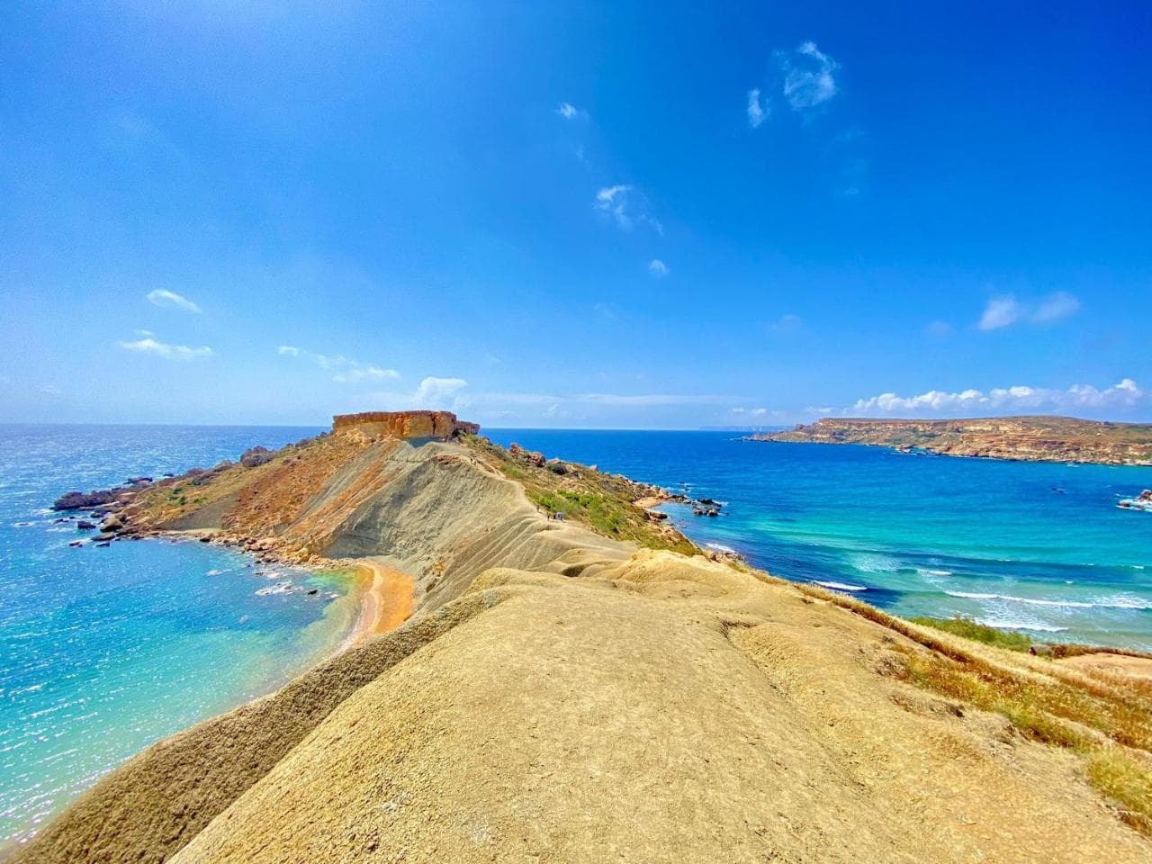 F2 1 Lovely Room, Living And Bathroom Shared, St Julians