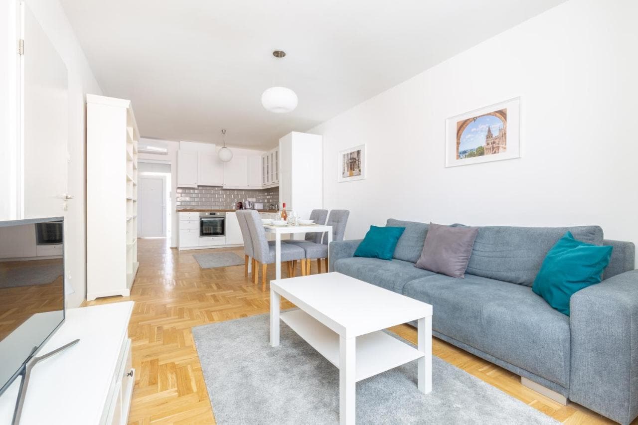 Cozy 3-Bedroom Apartment in the Heart of Budapest