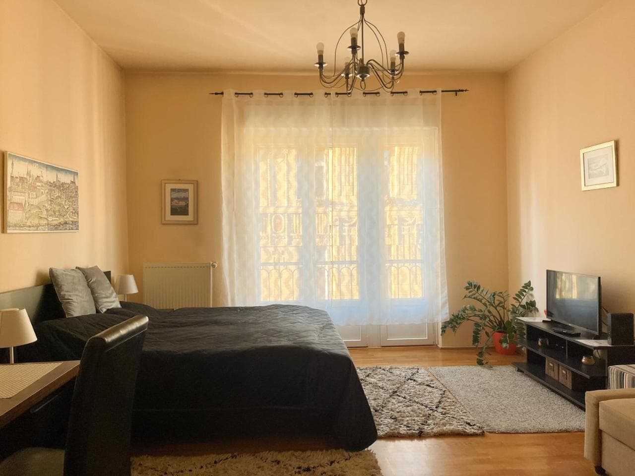 King One Studio in the City Center - Netflix (Adults Only)