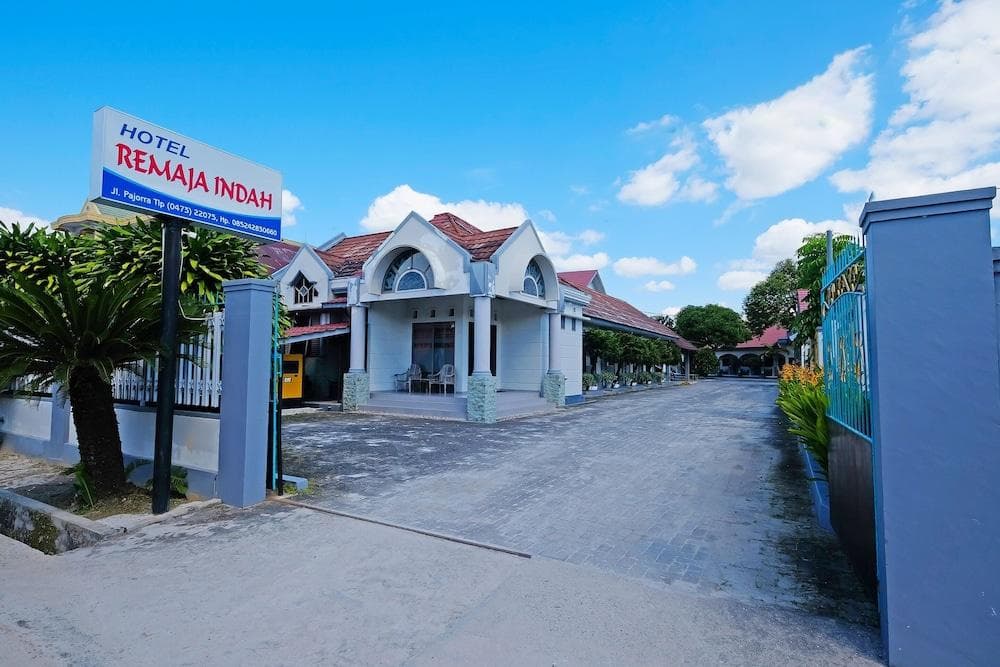 Hotel Remaja Indah Masamba by Oyo