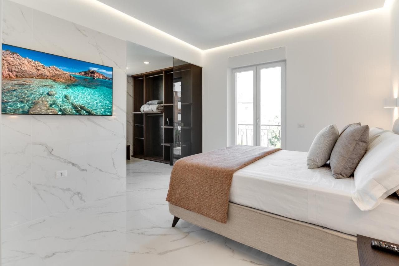 Caralis Suites Rooms