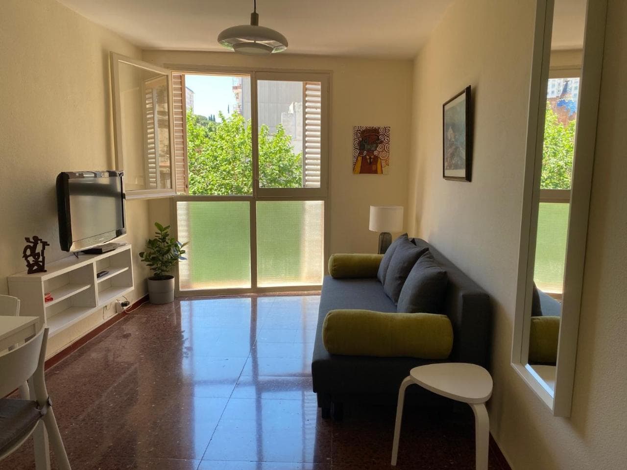 Luminoso Apartamento En Canet de Mar Cercano a la Playa Y a Barcelona