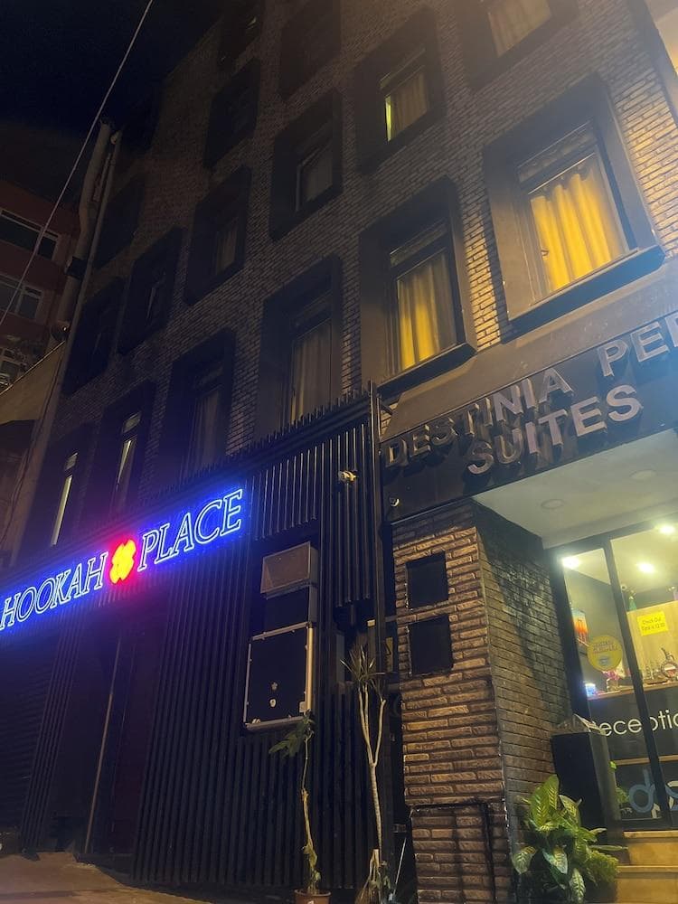 Destinia Pera Suites