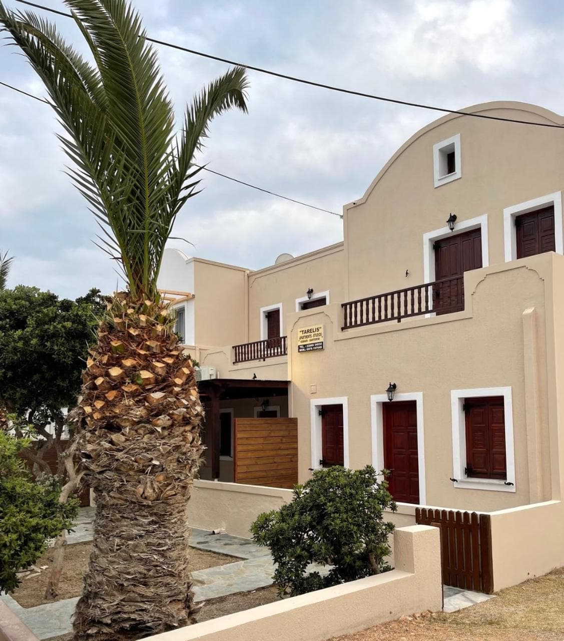 Tarelis Apartments & Studios