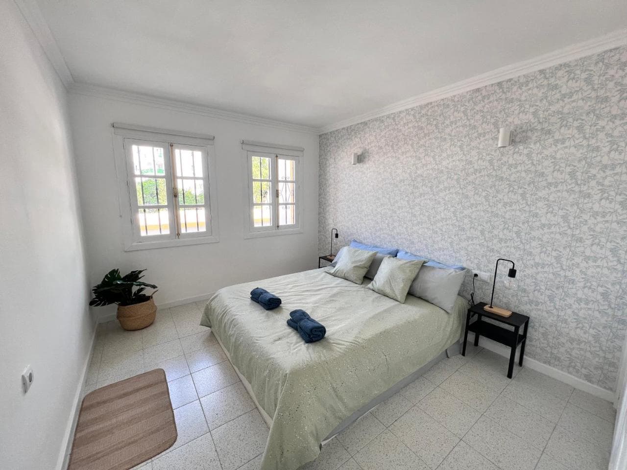 Bright And Quiet Windsor Park Apartment