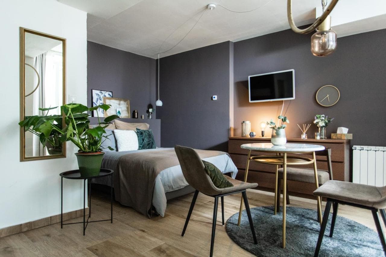 Cozy Modern Studio in Prague's Absolute Center
