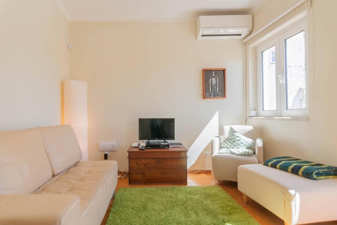 Cozy Two Bedroom Apartment in Santa Marinha