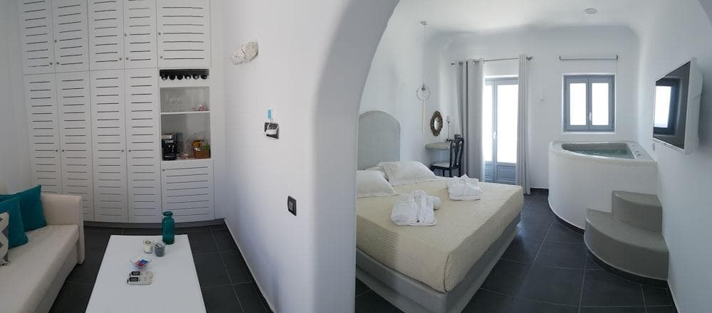 Unique Suites (Adults only)