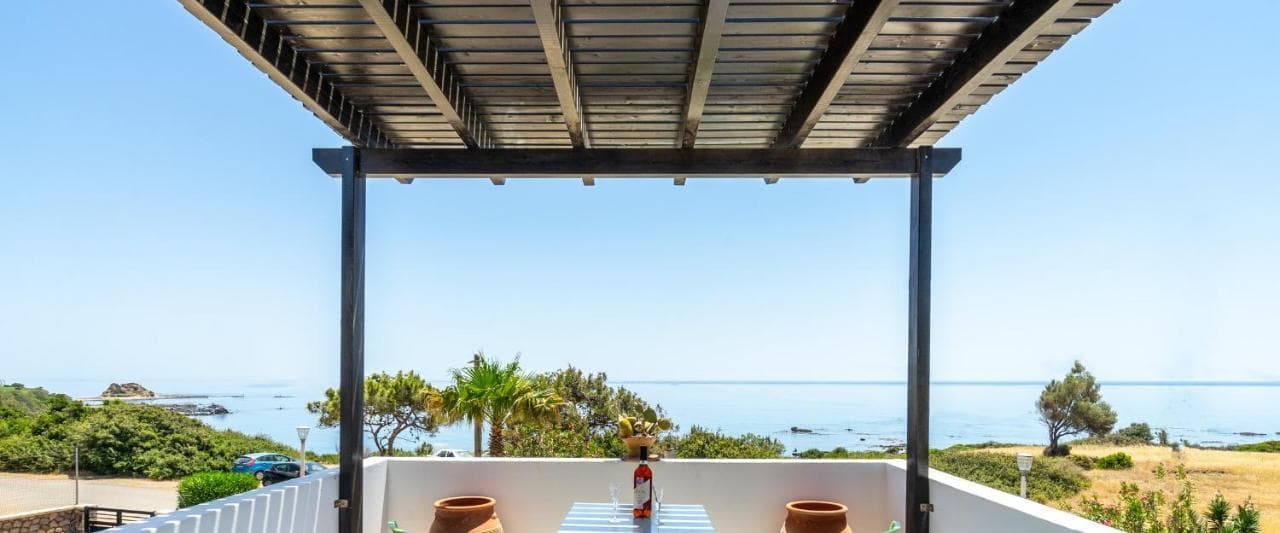 Smaragdi Beachfront Villa