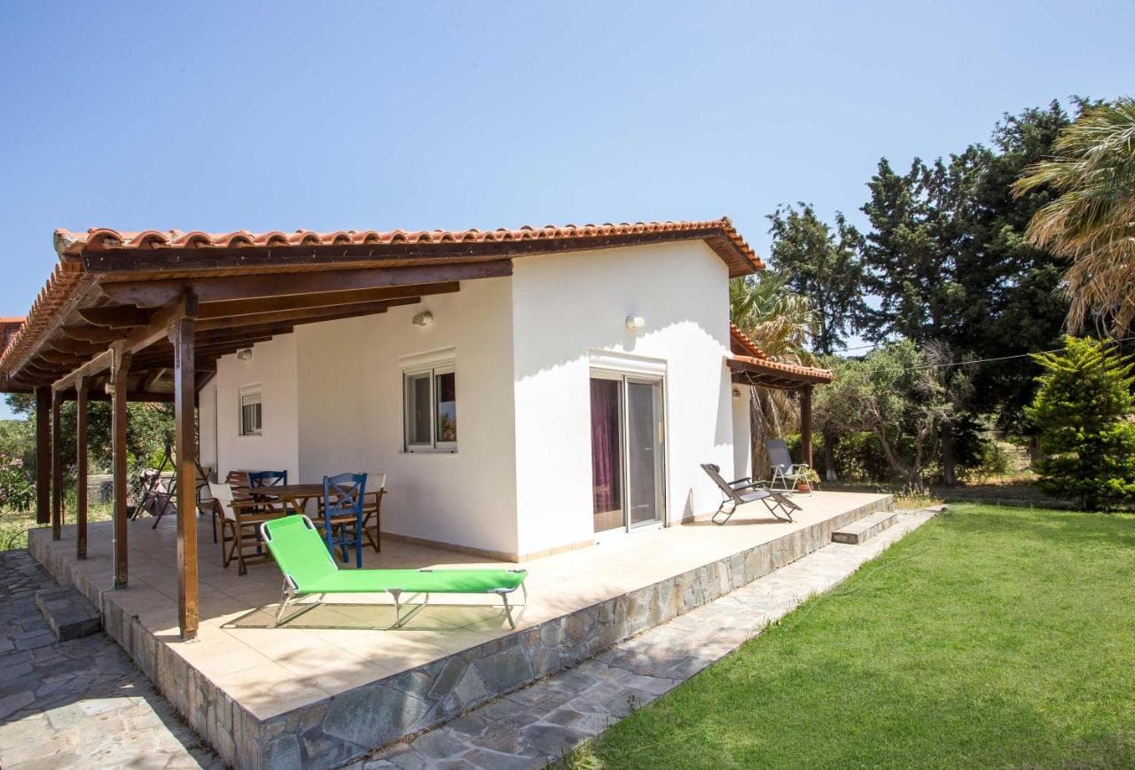 Vicki's House 2-Bedroom with Yard And Garden