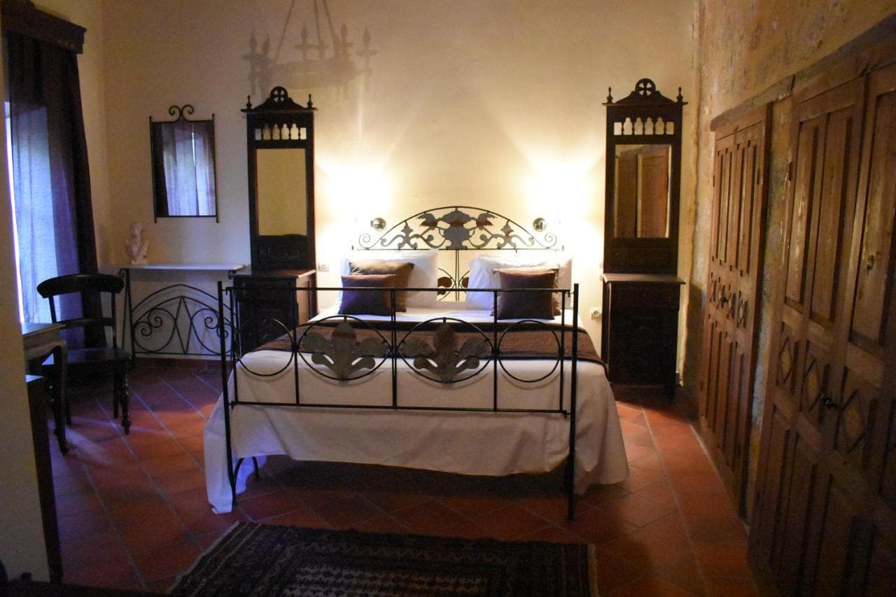 Antifanous Apartments