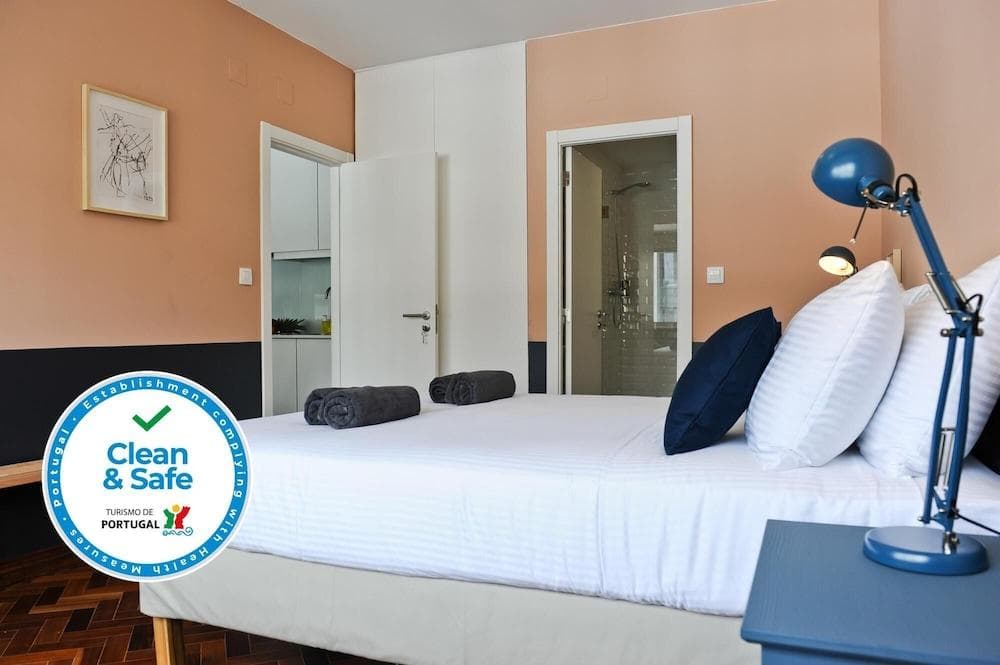 Gin O Clock Apartment 3a