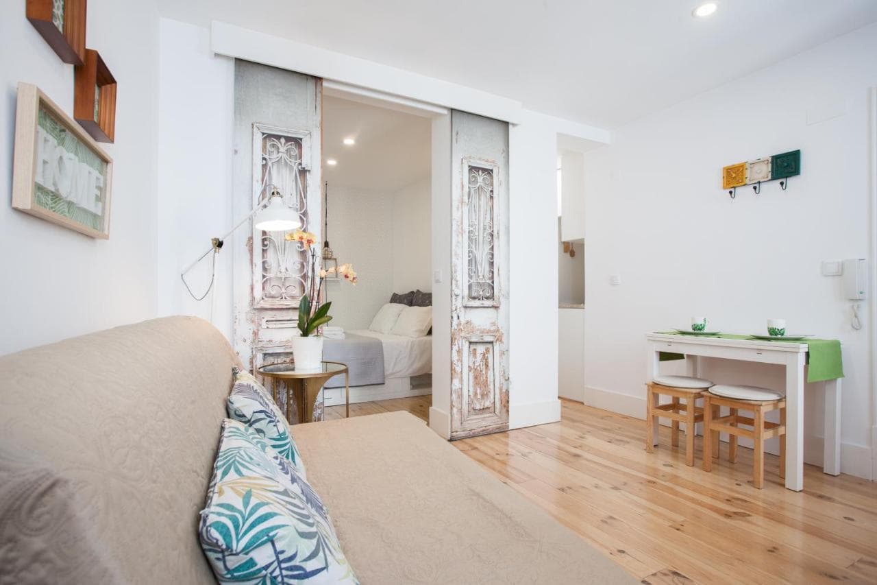 Downtown Flat - Metro And Tram28