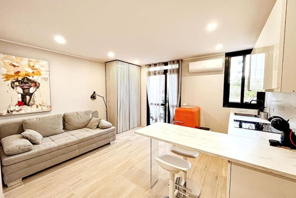 The Little Jewel with Ocean View - las Americas