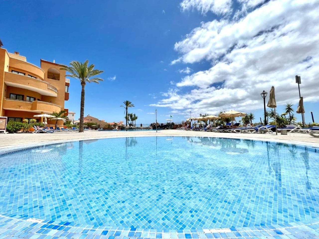 Estudio Con Ac, Wifi Y Balcon, Bien Comunicado En Tenerife Sur