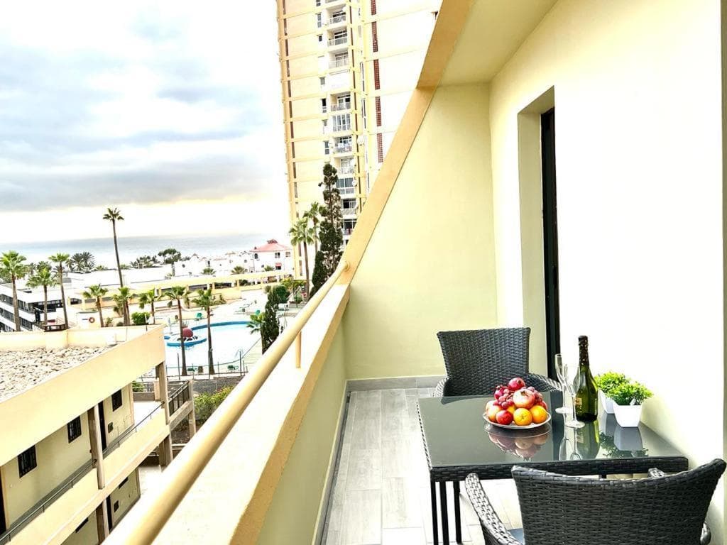 Newly Reformed Apartment with Sea View And Pool, in Front of the Beach, in Playa de las Americas