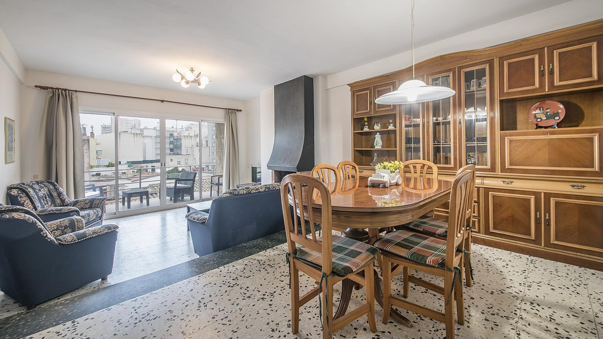 R28 - Apart. Montserrat, 11 3º