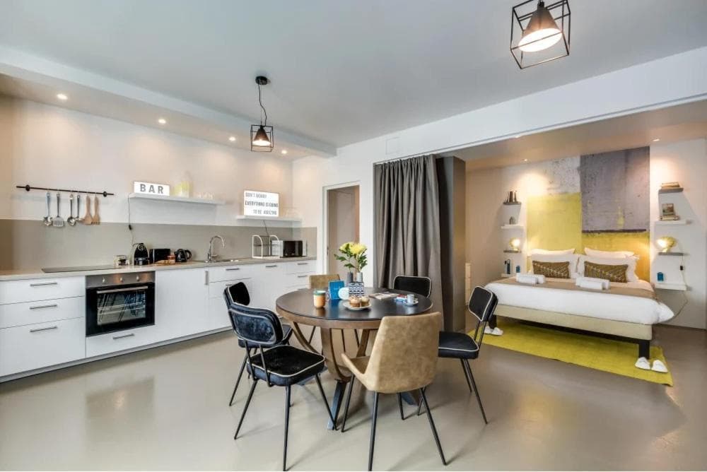 Modern And Eclectic 3bd Duplex in Le Marais! (Adults Only)