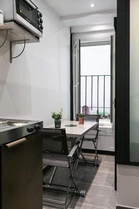 Studio Dans Le 17eme, a 2km de Sacre Cœur