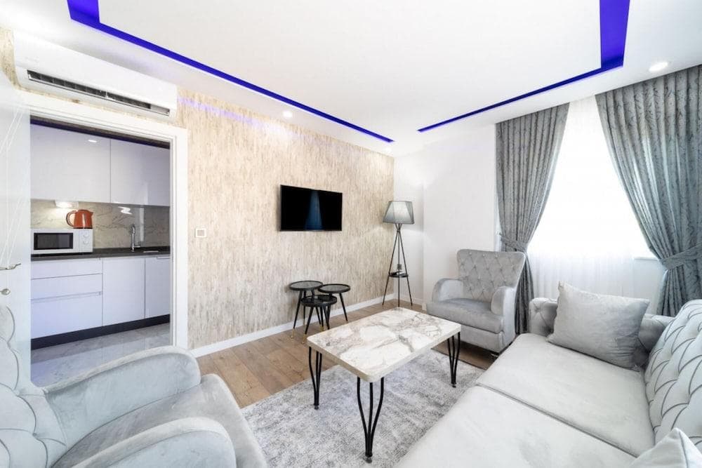 Modern And Central Flat Near Beach in Antalya