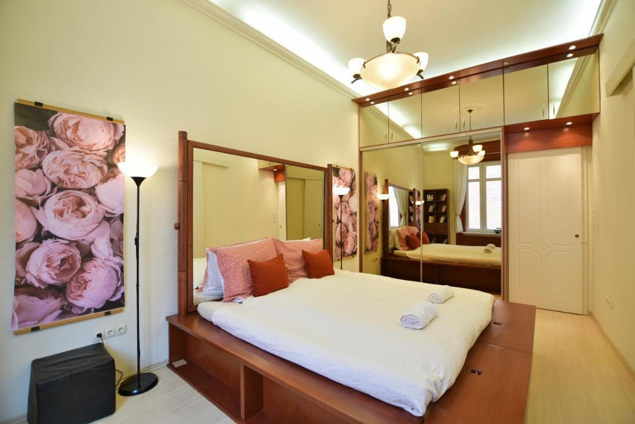 Ultra Central Apartment at Synagogue