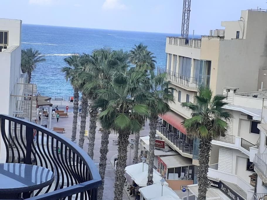 Perfect Tourist Accommodation in Bugibba Square!