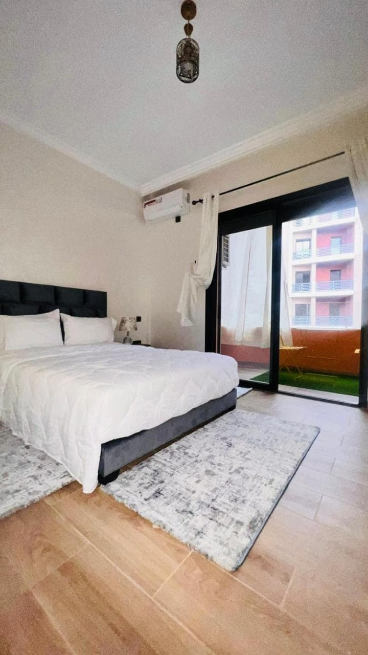 Luxury Apartment Gueliz (2 Min Walk From Train Station)