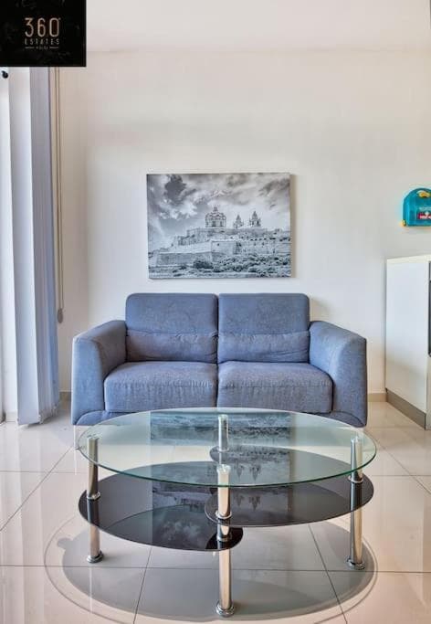 Beautiful, 2br Penthouse with Large Balcony + Bbq by 360 Estates