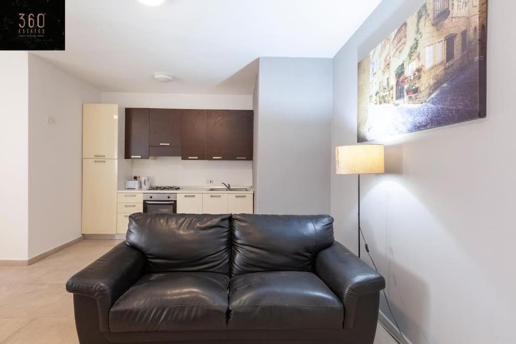 Spacious Central 2br, Just Off Uni & Hospital & Wifi by 360 Estates