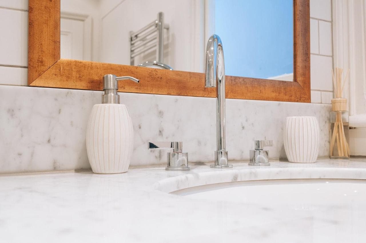 The Chapter - Mayfair Suites