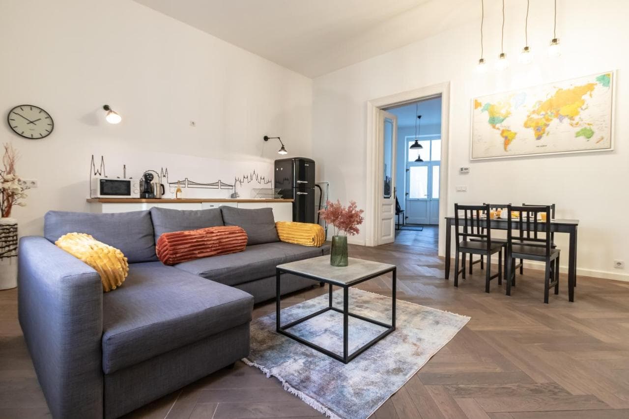 Friendly Home in the Center with 2bedrooms