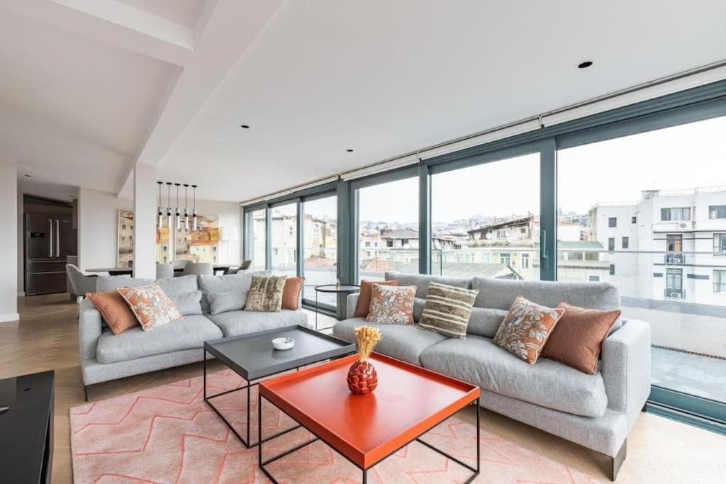 Penthouse Duplex 4br25bath Terrace Views! #258