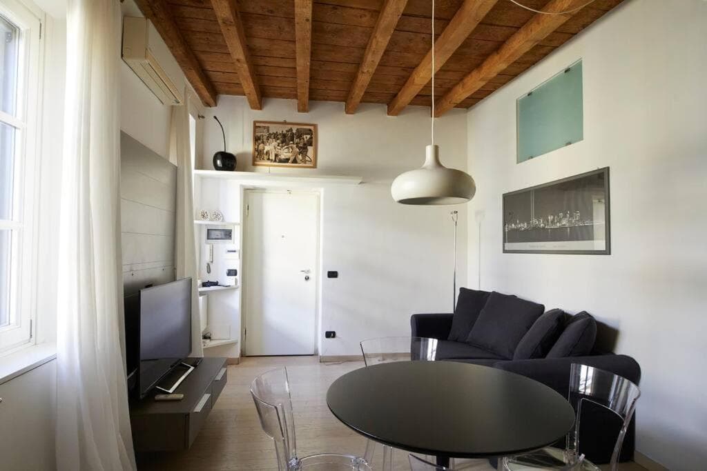 Crocetta Modern Flat