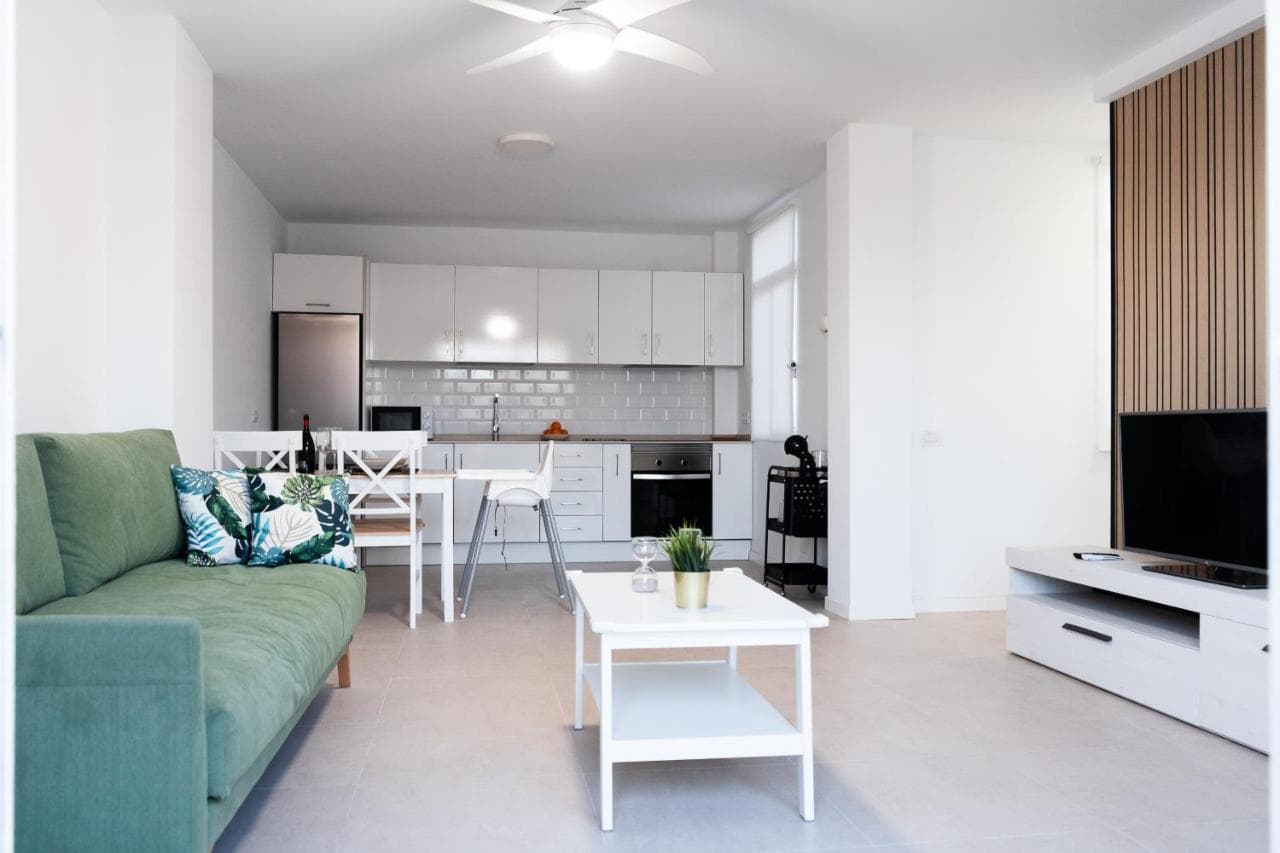 Homeforguest Atico Martina Con Terraza En Los Cristianos