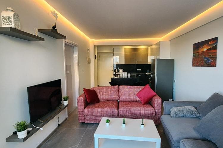 Prime Beachfront Apartment on Larnaca Finikoudes