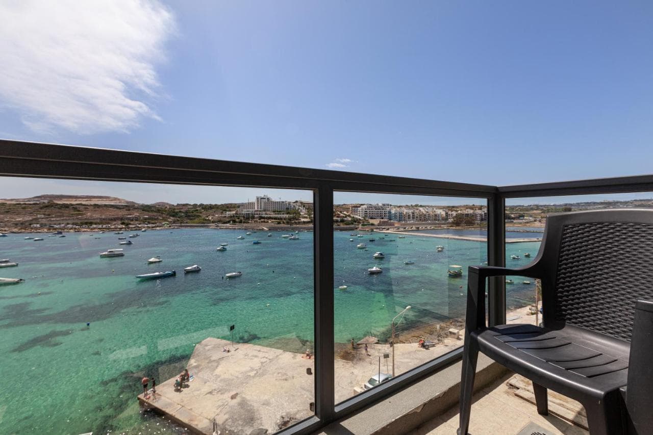 Z4 - Seafront Apartment