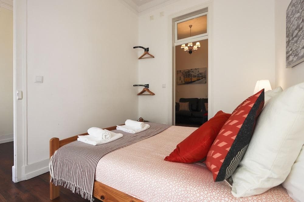 Bairro Alto Classic by Homing