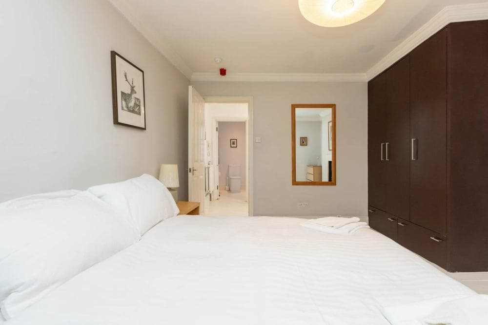 2 Bedroom 2 Bathroom Victorian Maisonette in Barbican