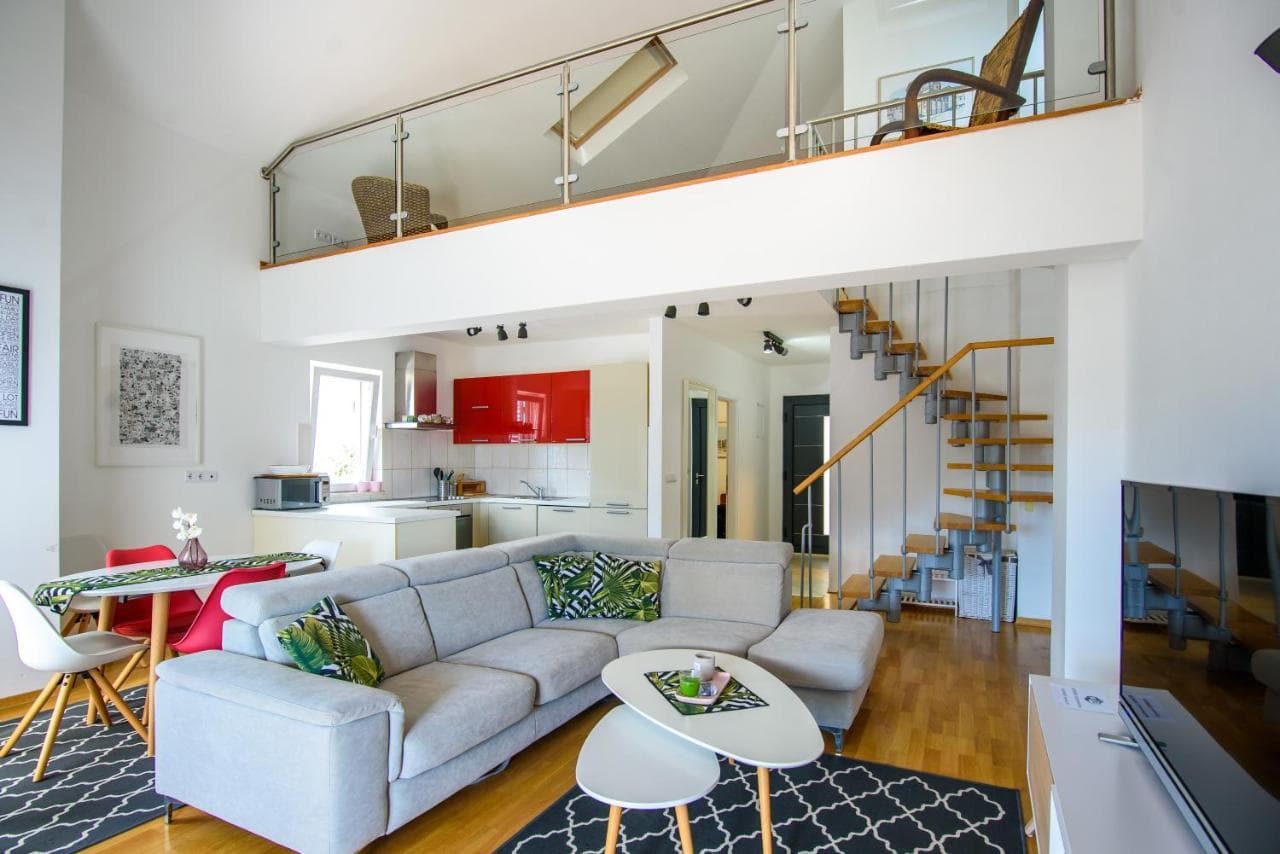 Summer Night Apartment by Duhomes