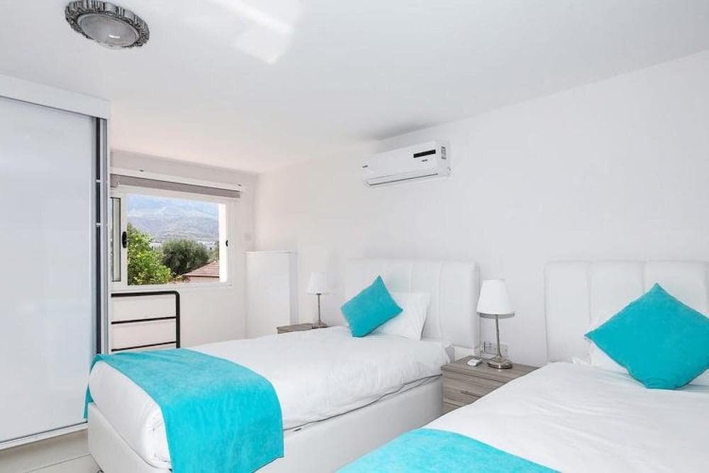 Peaceful Flat with Shared Pool Near Sea in Kyrenia