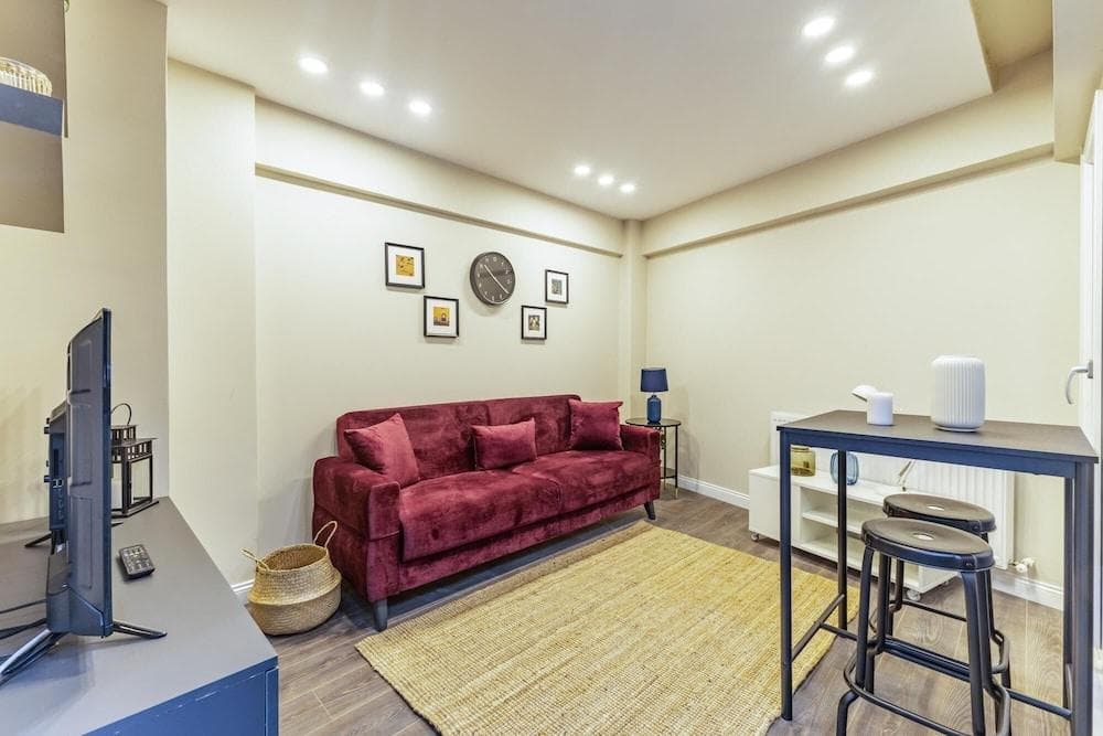 Cozy And Compact Flat in Central Sisli