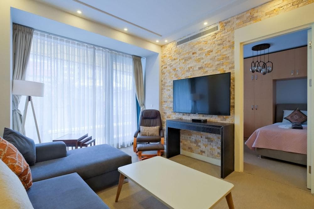 Petek Residence by Newinn