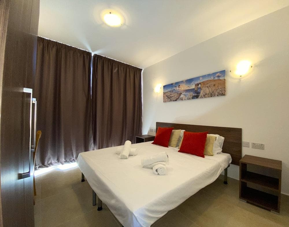 Sea Bliss Penthouse with Two Terraces Enjoying Side Seaviews by Gatewaysmalta