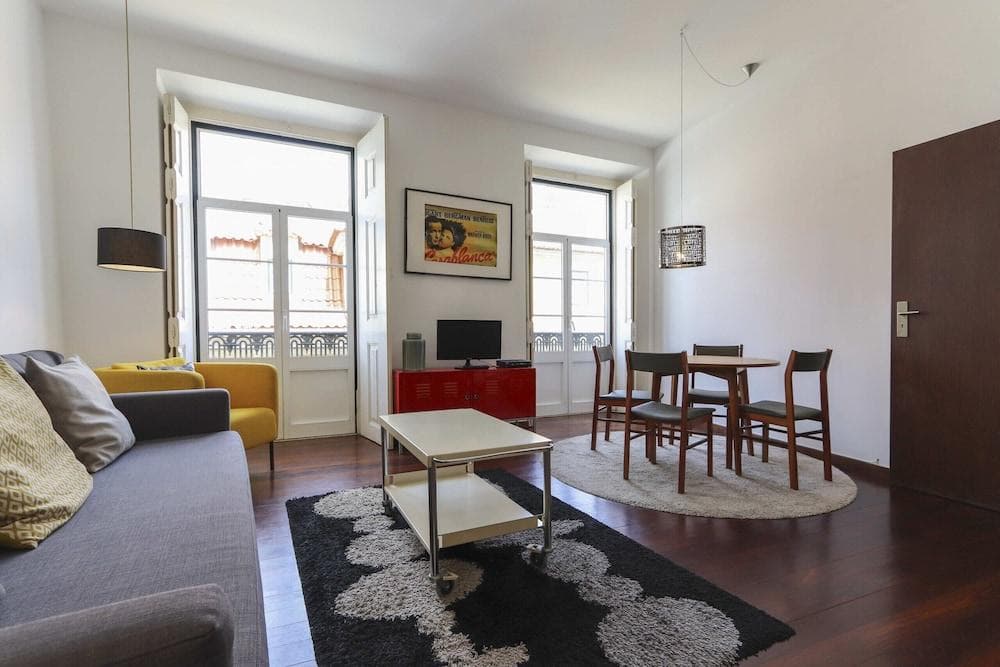 Downtown Delight by Homing