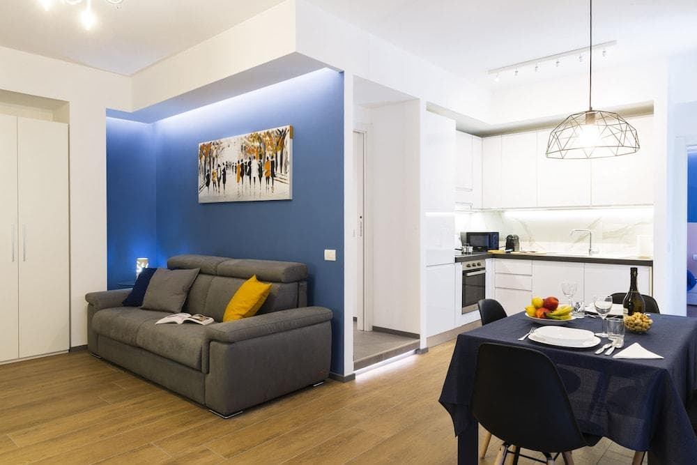 Blue House Prestige - Central Station