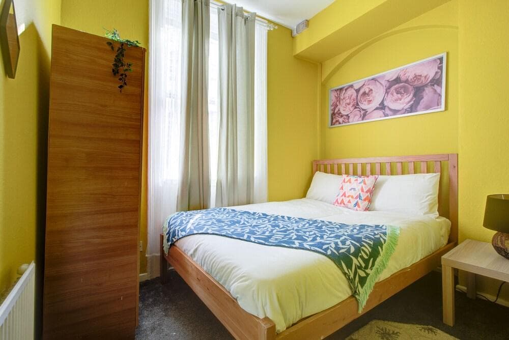 Inviting 2-Bed Budget Apartments in Central London